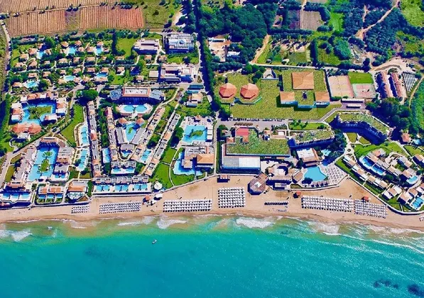 Курорт Aldemar